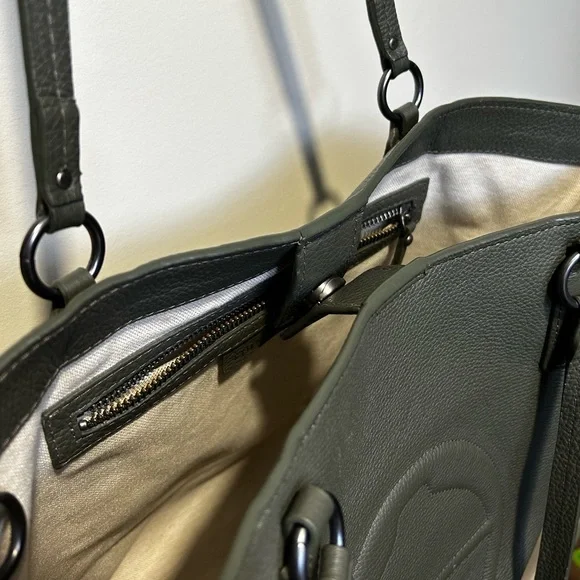 100% AUTHENTIC ETIENNE AIGNER LEATHER ADELINE LOGO TOTE SHOULDER BAG - Picture 3 of 11